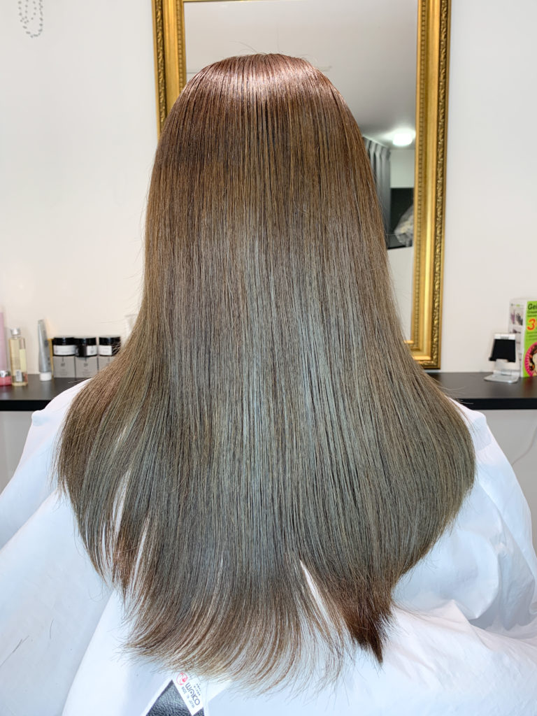 グレイカラーでもことりベージュに Licht Hairworks リヒトヘアワークス Vivi掲載店