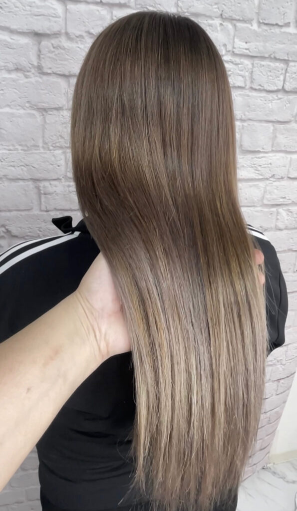 まだまだトレンドのミルクティーベージュ ダブルカラー Licht Hairworks リヒトヘアワークス Vivi掲載店