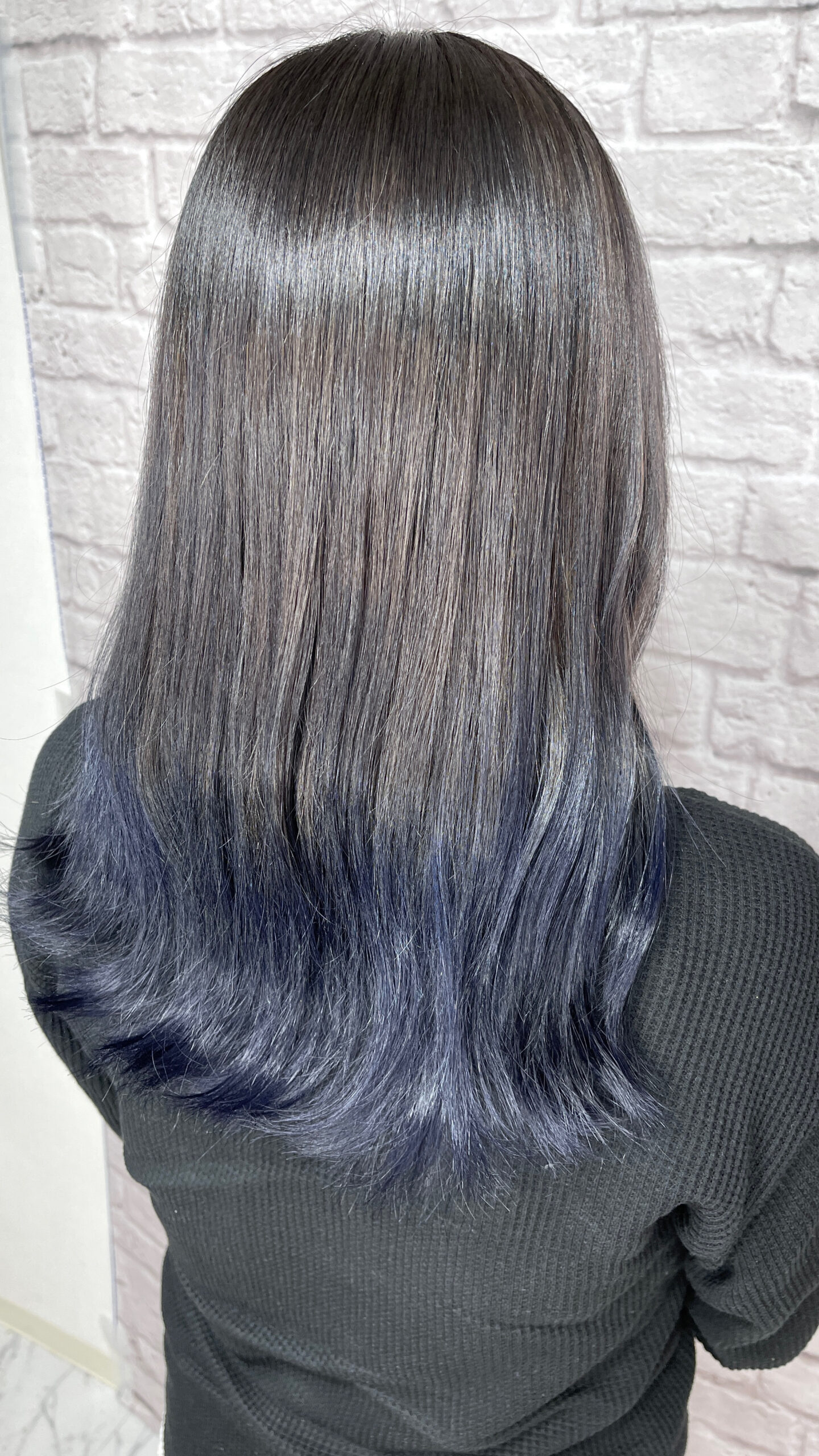 裾カラーネイビー 根元が伸びても色落ちもしても綺麗 Licht Hairworks リヒトヘアワークス Vivi掲載店